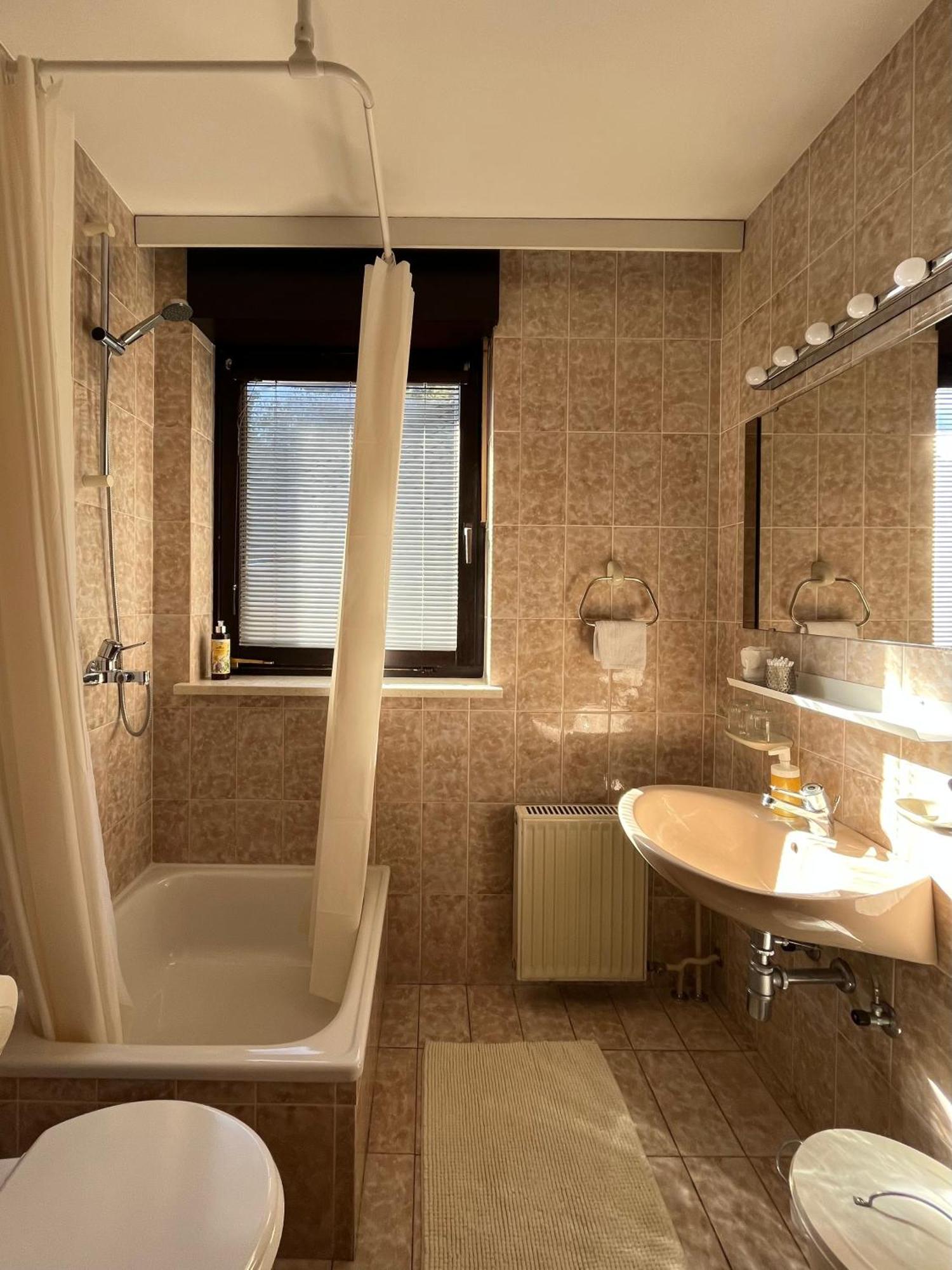 Lakeview Guesthouse & Chalet Bled Pokoj fotografie
